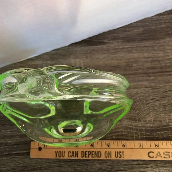 Art Deco Uranium Glass Basket - Picture 11 of 12